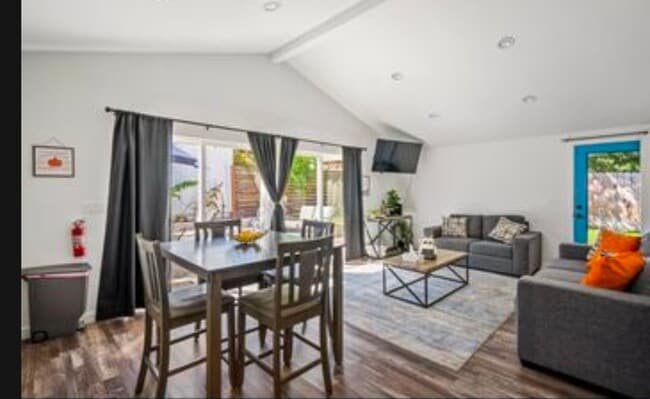 Building Photo - 2 bedroom 1 bath