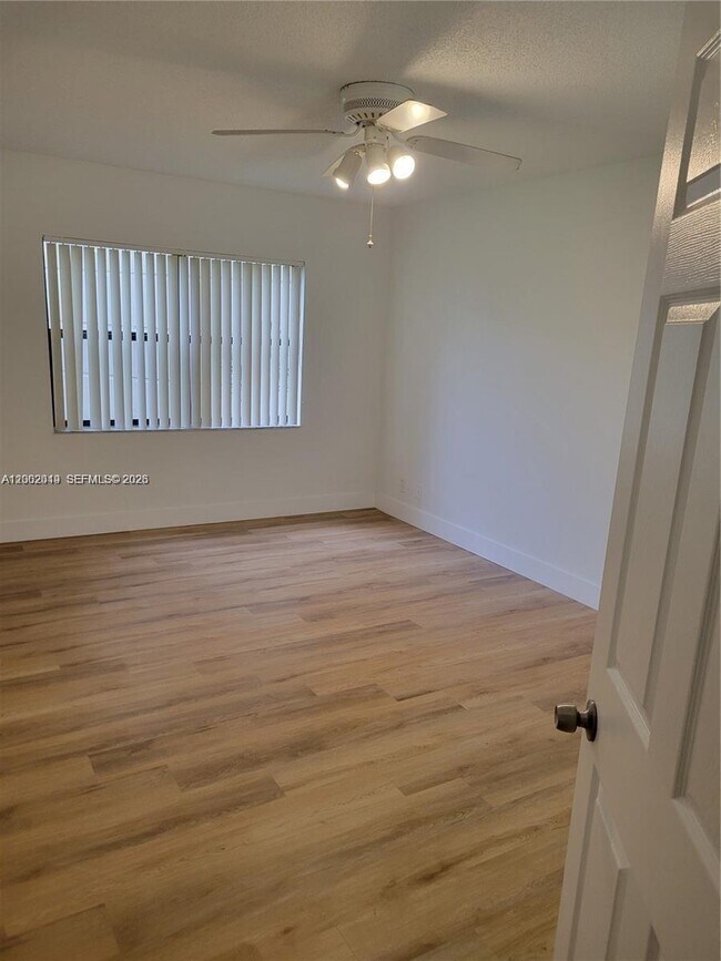 Building Photo - 8290 Lake Dr