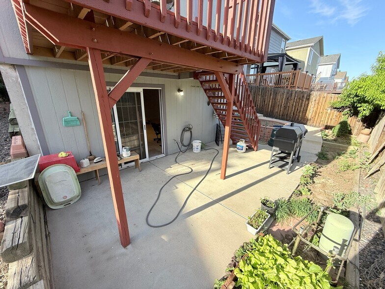 Building Photo - 8043 Clay Dr