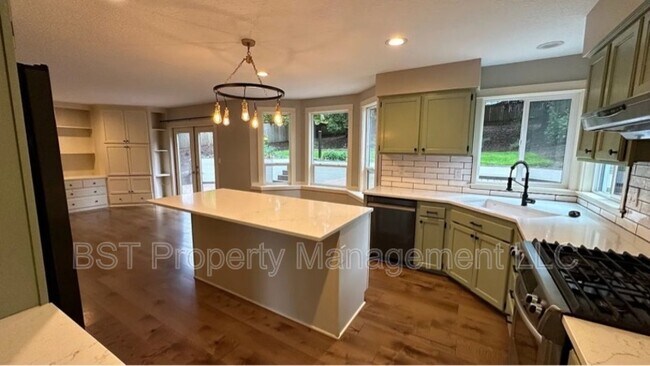 Building Photo - 25130 Rancho Lobo Ct