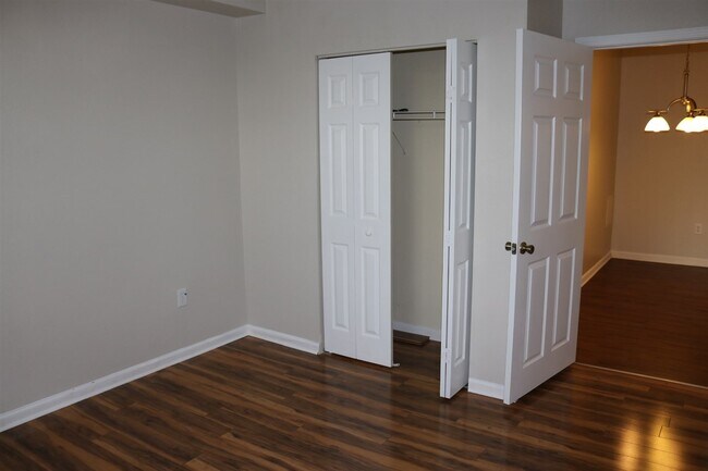 Building Photo - 410 S Villa San Marco Dr