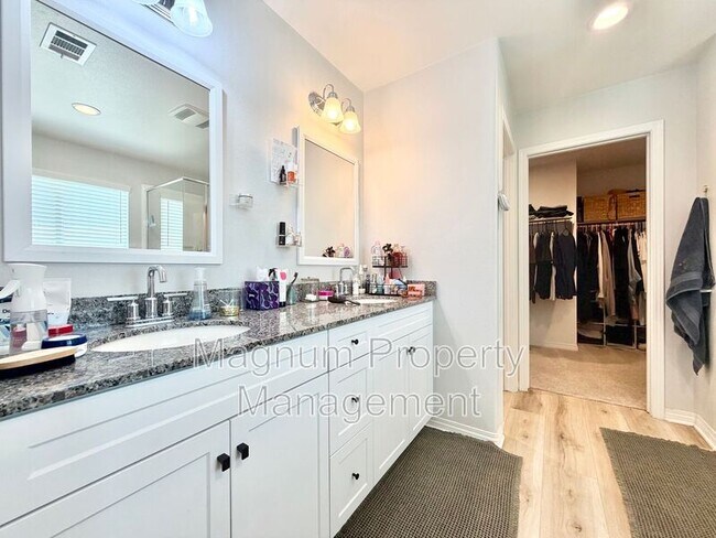 Building Photo - 34257 Swordfern Pl