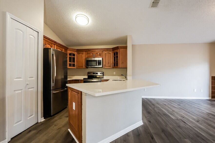 Building Photo - 646 Upperriver Ct