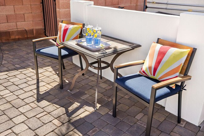 Building Photo - 8259 E Mulberry Ln