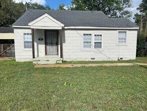 Building Photo - 3718 Townes Ave