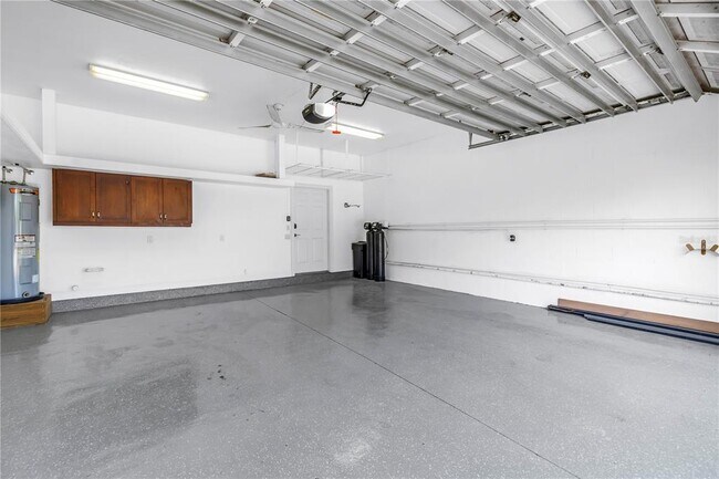 Building Photo - 651 Saxony Blvd