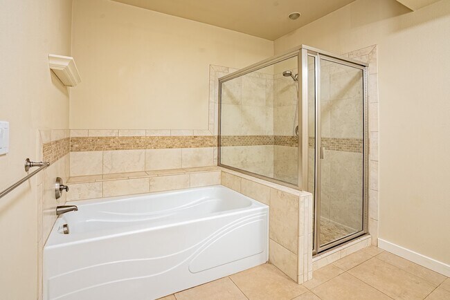 Building Photo - 355 W Waterside Dr
