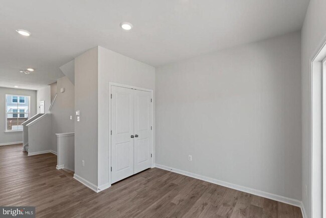 Building Photo - 51 Arsberg Dr