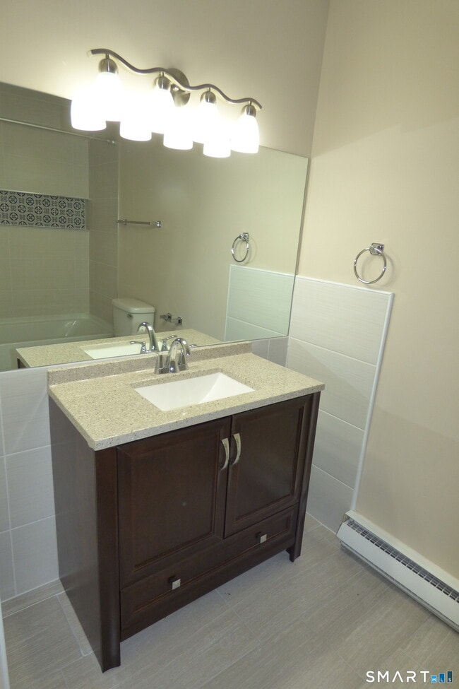 Building Photo - 35 Mountain Laurel Ct