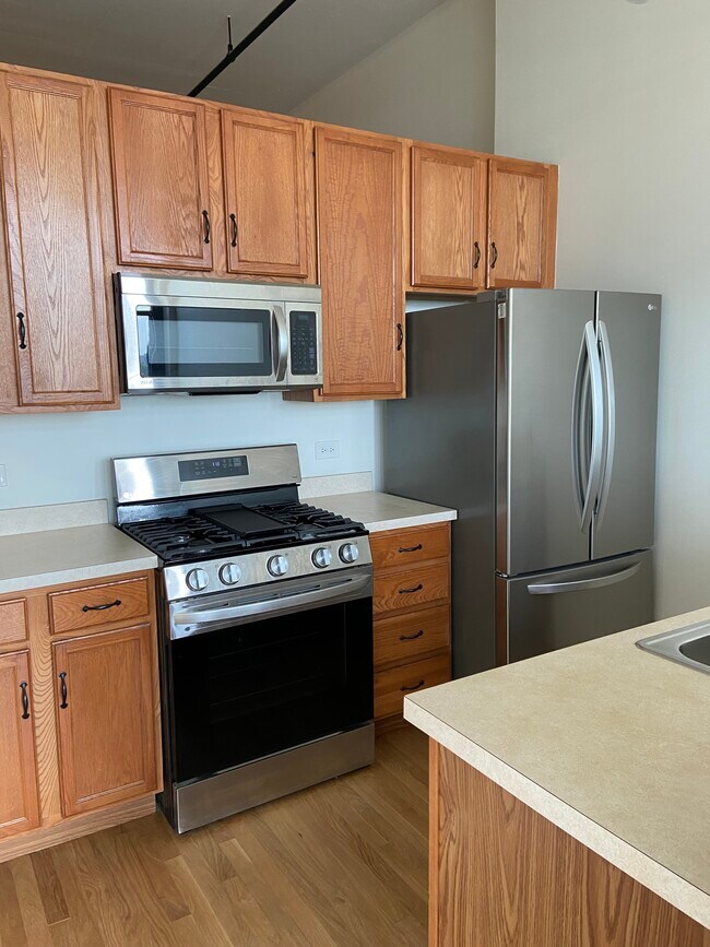 Current Appliances - 1224 W Van Buren St