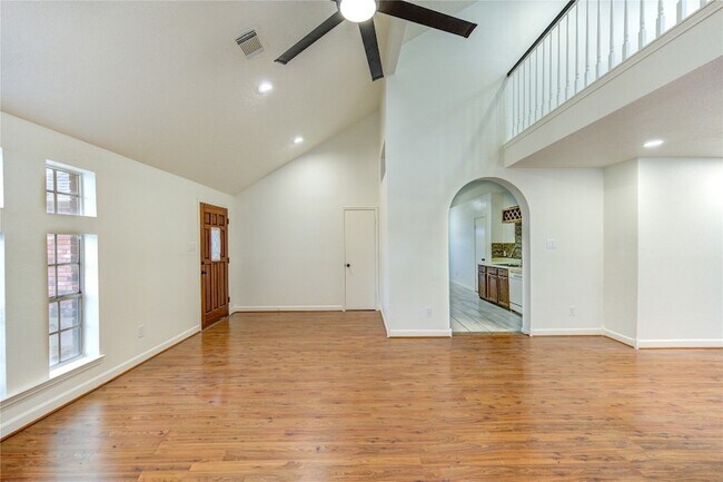 Building Photo - 16830 Scenic Gardens Dr