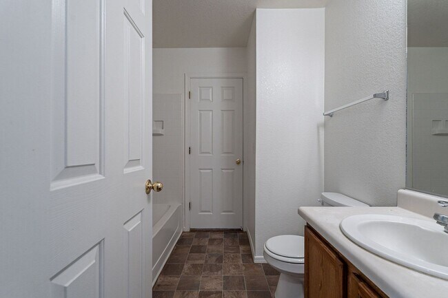 Building Photo - Spacious Oro Valley 4-Bedroom Rental with ...