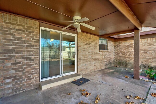 Building Photo - 841 N Robinson Ave