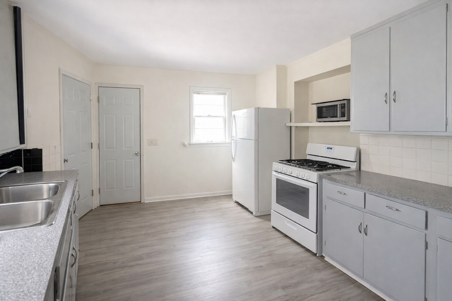 Building Photo - 1872 Marshall Ave