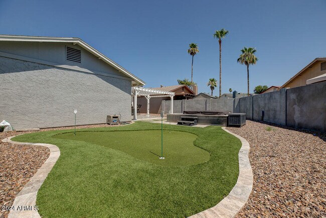 Building Photo - 917 N 87th Pl