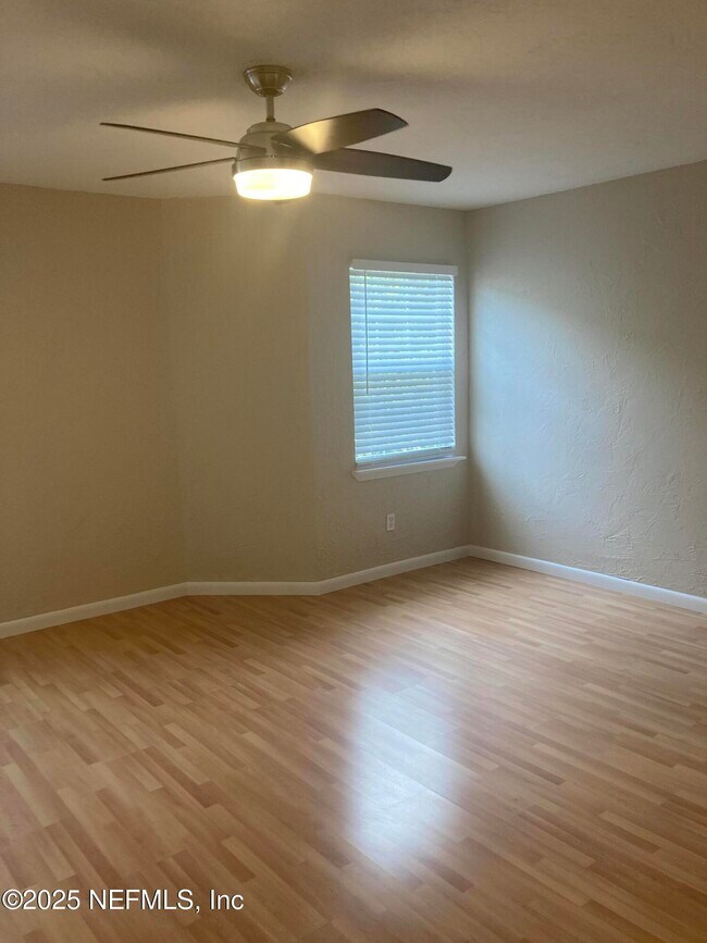 Building Photo - 8596 Sturbridge Cir W