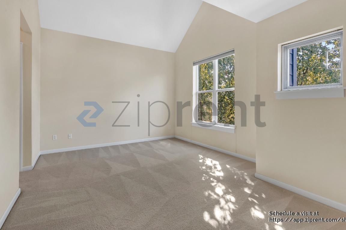 Building Photo - 7909 SW 31st Ave