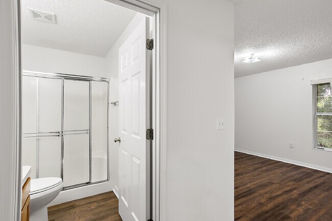 Building Photo - 512 Paulling Dr
