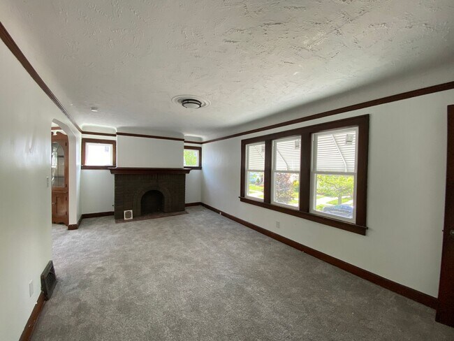 Building Photo - 3937-3939 W. 157th St.