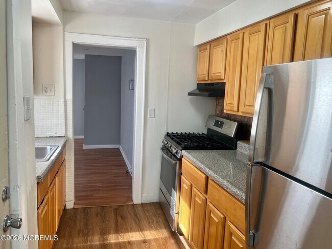 Building Photo - 1401 9th Ave