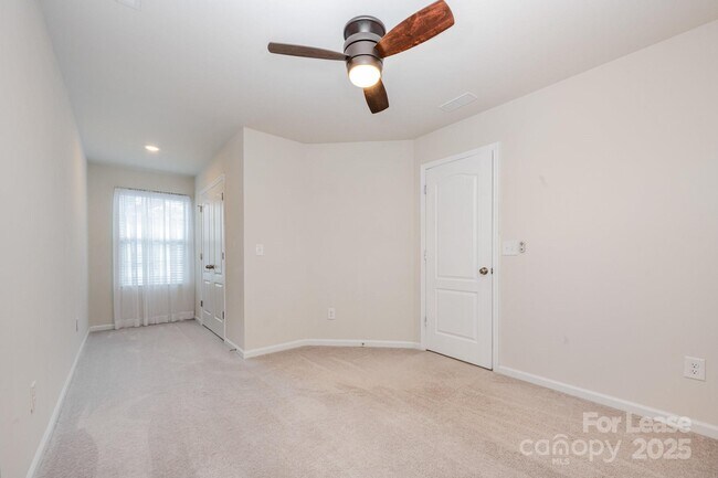Building Photo - 9453 Avery Lilac Ln