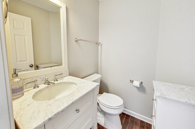 Building Photo - 598 Station Park Cir