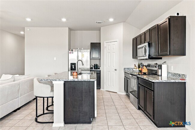 Building Photo - 1261 Lindsey Dr