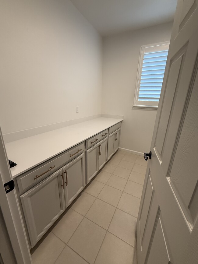 Building Photo - 1580 Blue Moon Ln