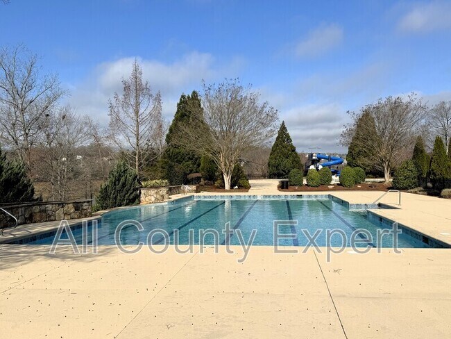 Building Photo - 6651 Rivergreen Rd