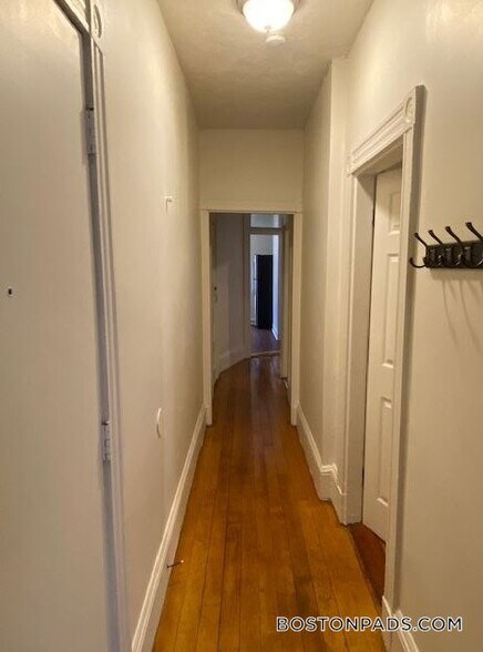 Building Photo - 614 Columbus Ave