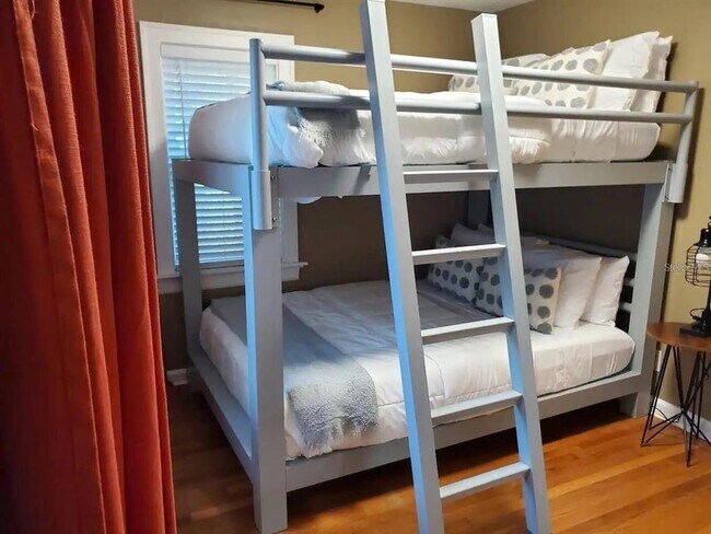 Building Photo - 1501 29th Ave N