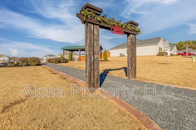 Building Photo - 112 Walking Stick Wy