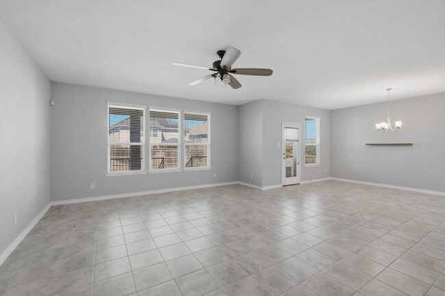 Building Photo - **Move-In Special, One Month Free**