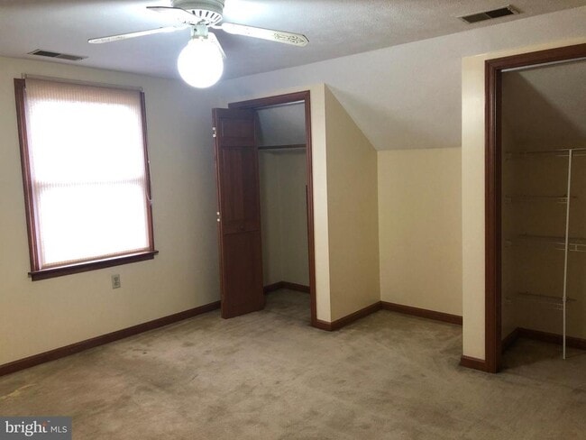 Building Photo - 114 Meadowbrooke Pl