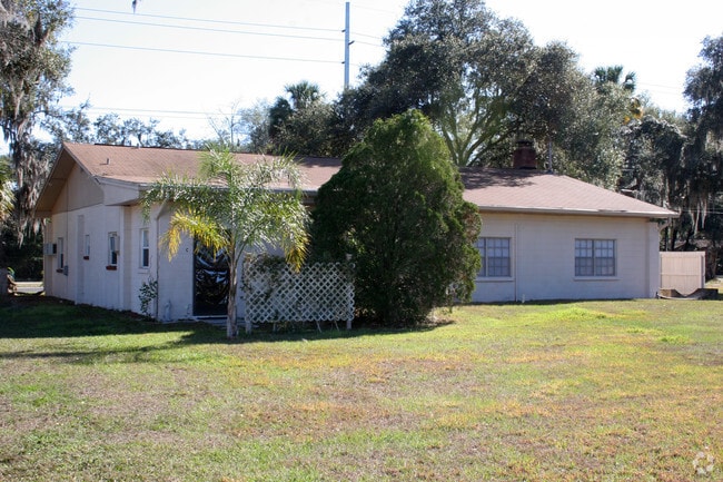 Building Photo - South Kings Estates