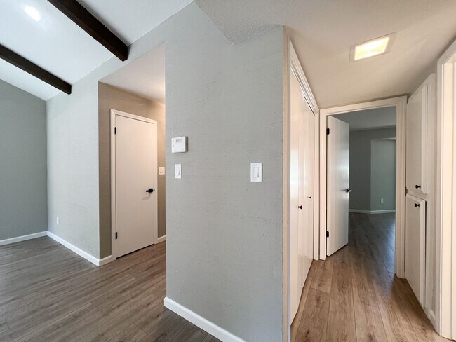 Building Photo - 7489 Maple Tree Wy