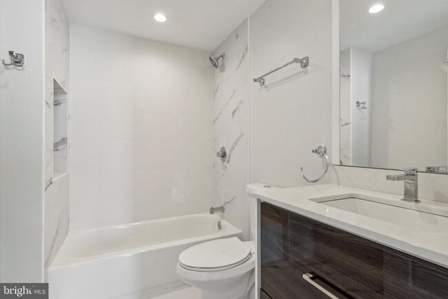 Building Photo - 1223 N 7th St