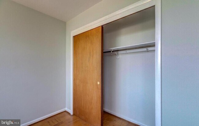 Building Photo - 4401 Cherry Hill Rd