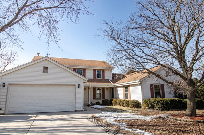 Building Photo - 1055 S Imperial Dr