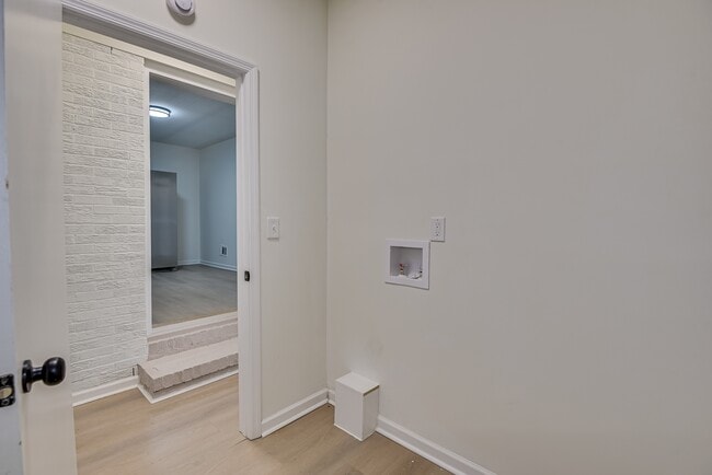 Building Photo - 2618 Providence Ct