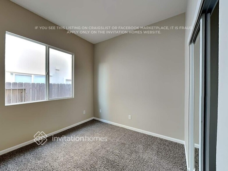 Building Photo - 1704 Carswell Ln