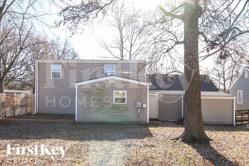 Building Photo - 3106 NE 56th St