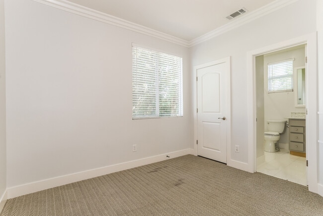Building Photo - 7808 Abbington Way