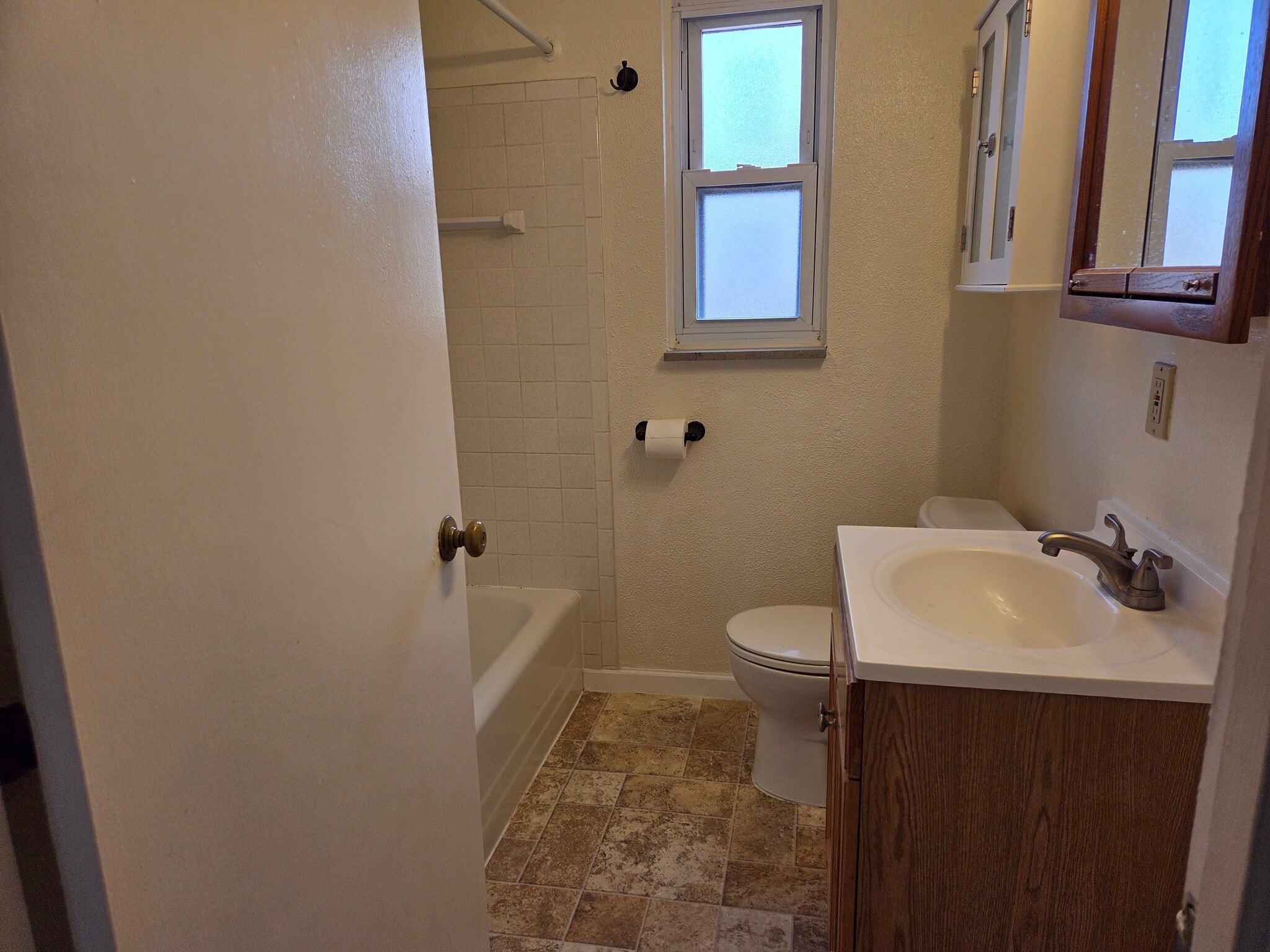 Building Photo - 813 4th St