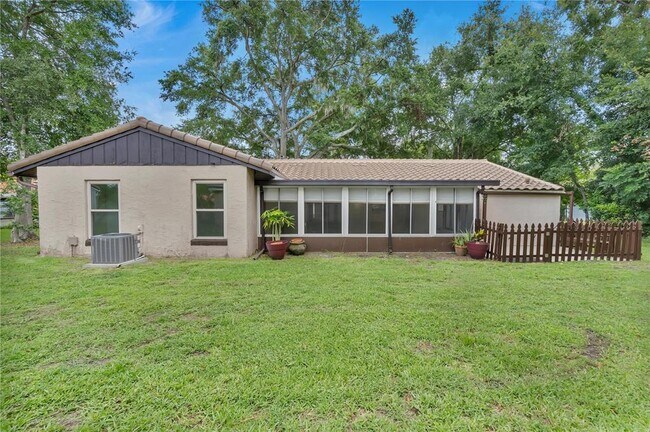Building Photo - 10444 Kingbrook Ln