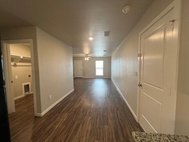 Building Photo - Available June in Frenship ISD: 3-Bedroom, 2-Bath Home!