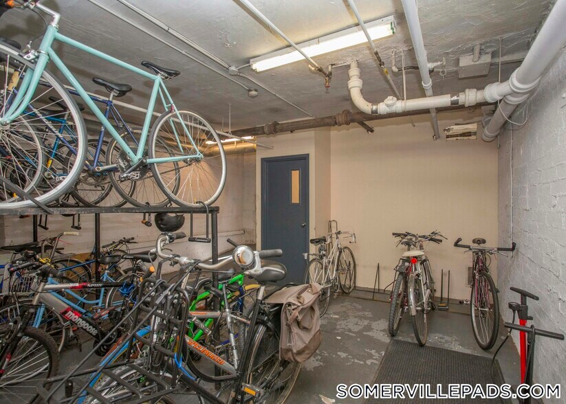 Building Photo - 123 Highland Ave