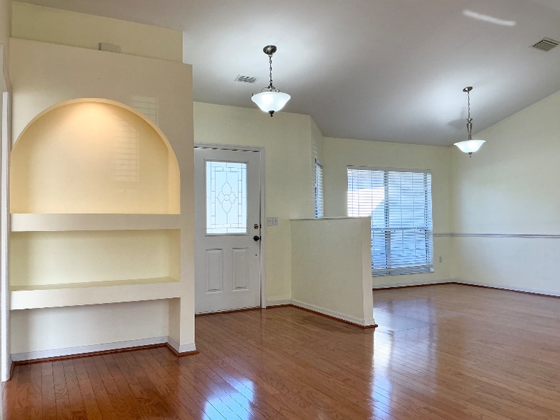 Building Photo - 8707 NW 10th Pl