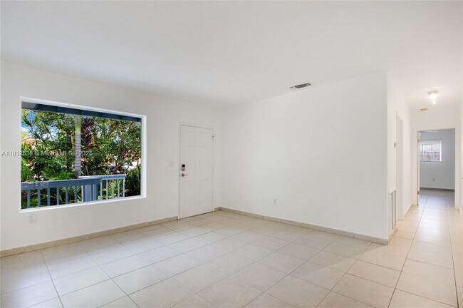 Building Photo - 119 Harbor Dr