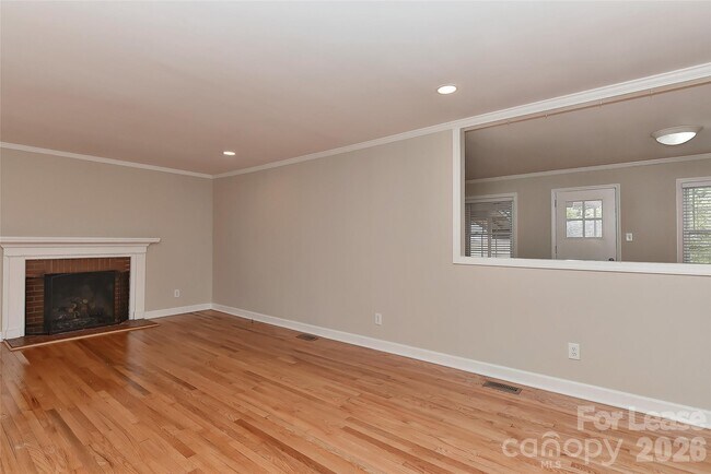 Building Photo - 420 Seneca Pl